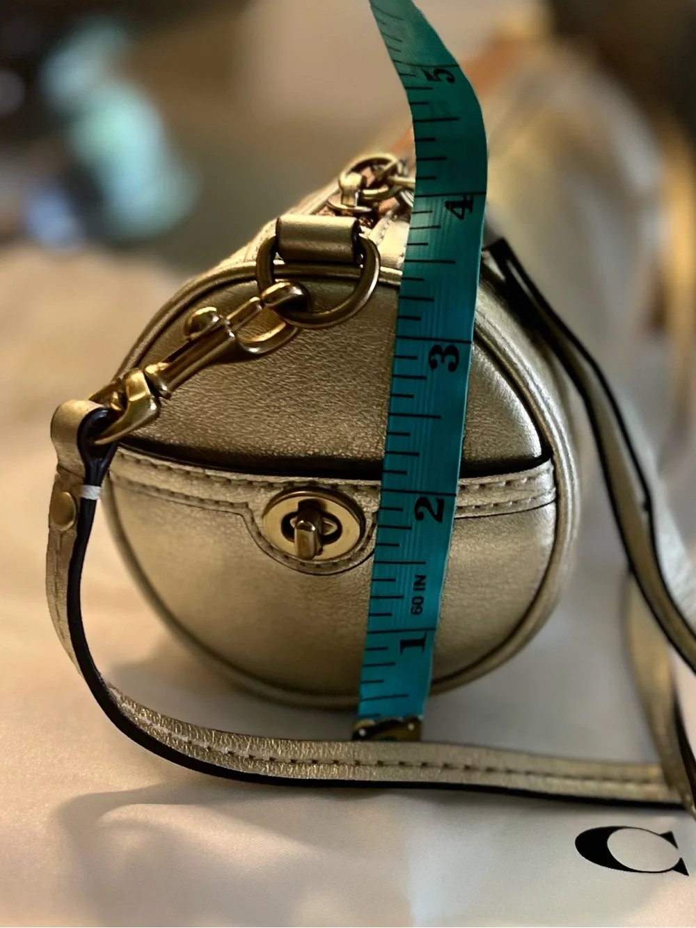 Coach measures approx